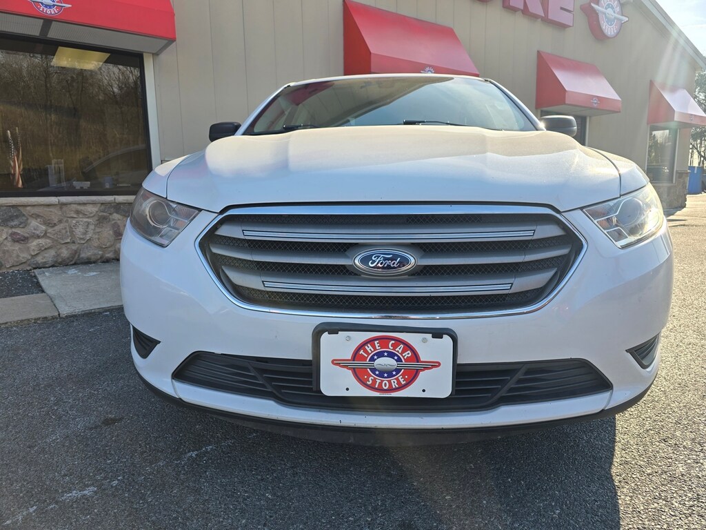 Used 2015 Ford Taurus SE Sedan