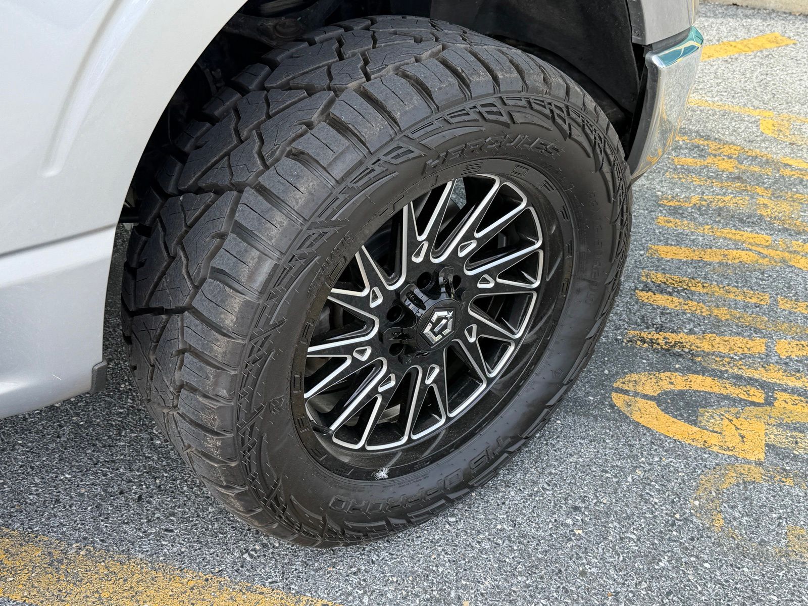 2023 Ford F-150 XLT - Photo 8