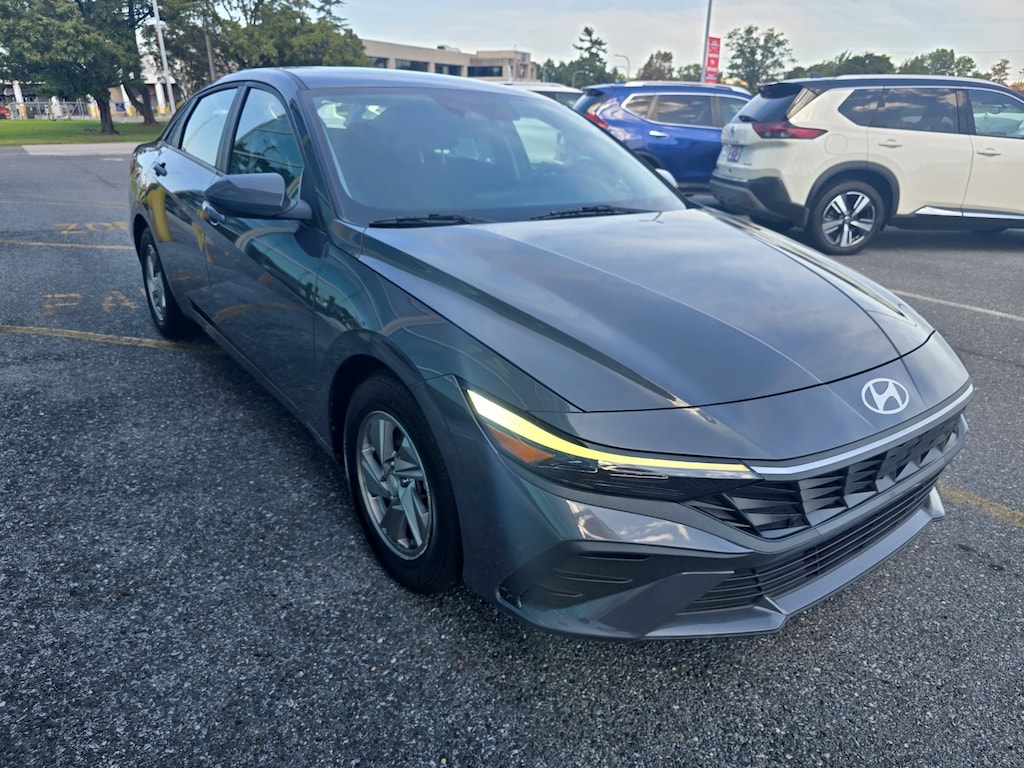 Certified 2025 Hyundai Elantra SE Sedan