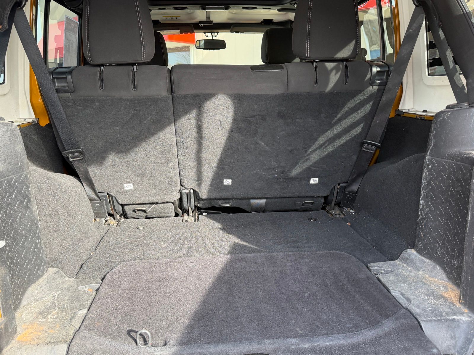 2014 Jeep Wrangler Unlimited Sahara - Photo 23