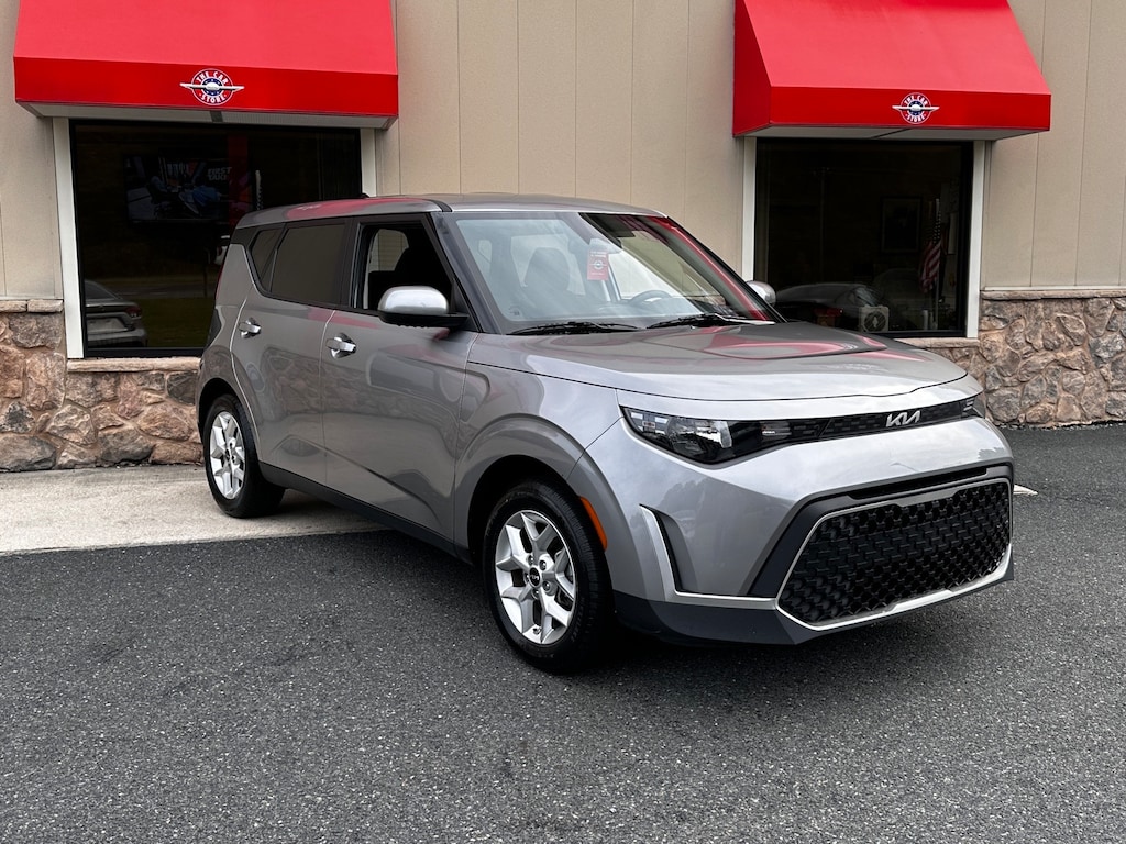 Used 2024 Kia Soul LX Hatchback