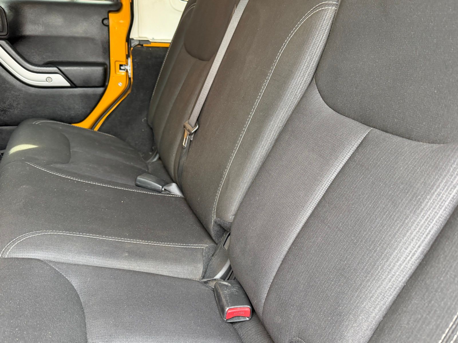 2014 Jeep Wrangler Unlimited Sahara - Photo 20