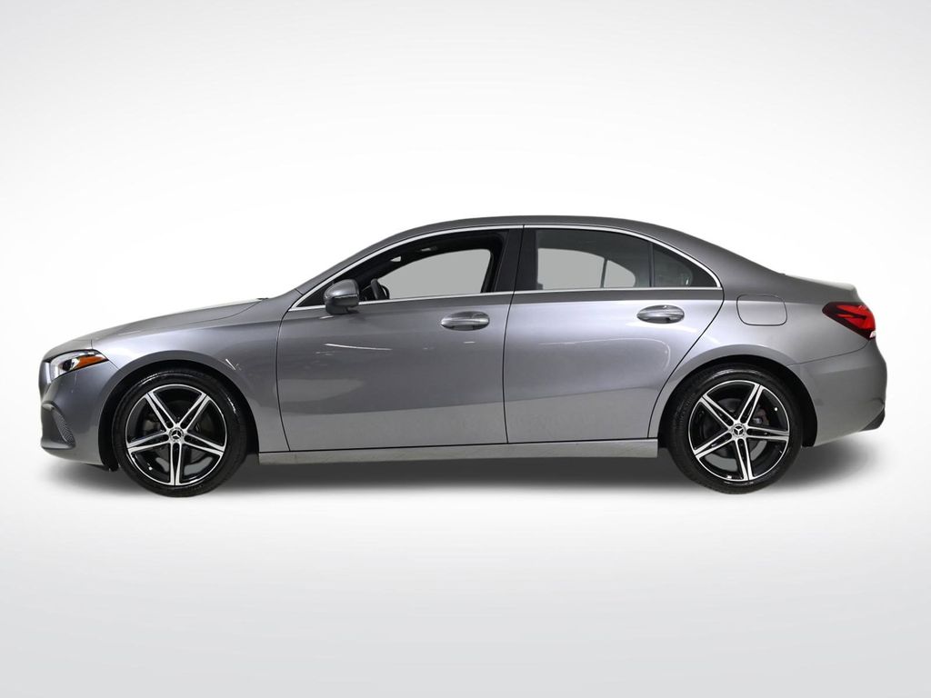2022 Mercedes Benz A 220 photo 2