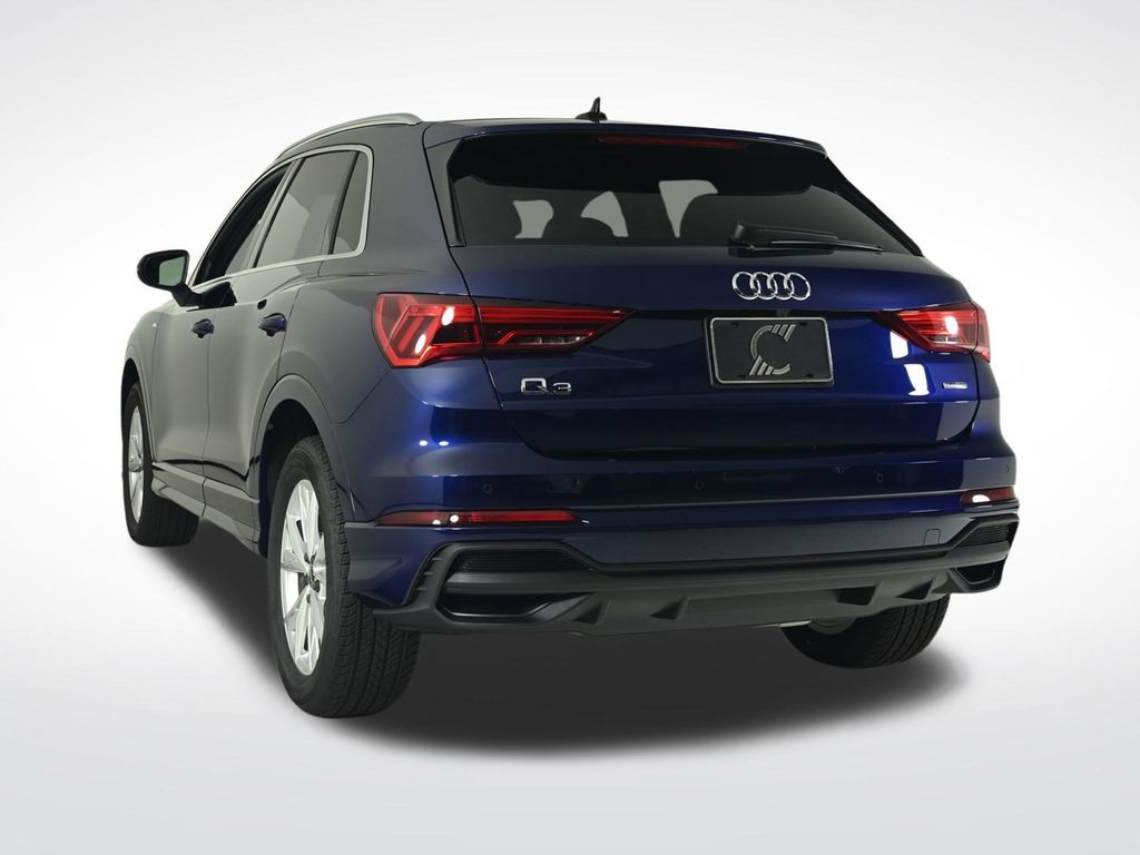 2025 Audi Q3 45 TFSI S line Premium photo 3