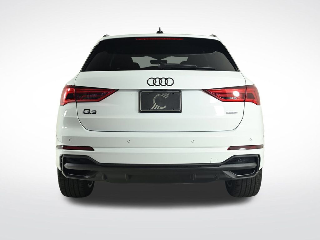 2025 Audi Q3 45 TFSI S line Premium photo 4