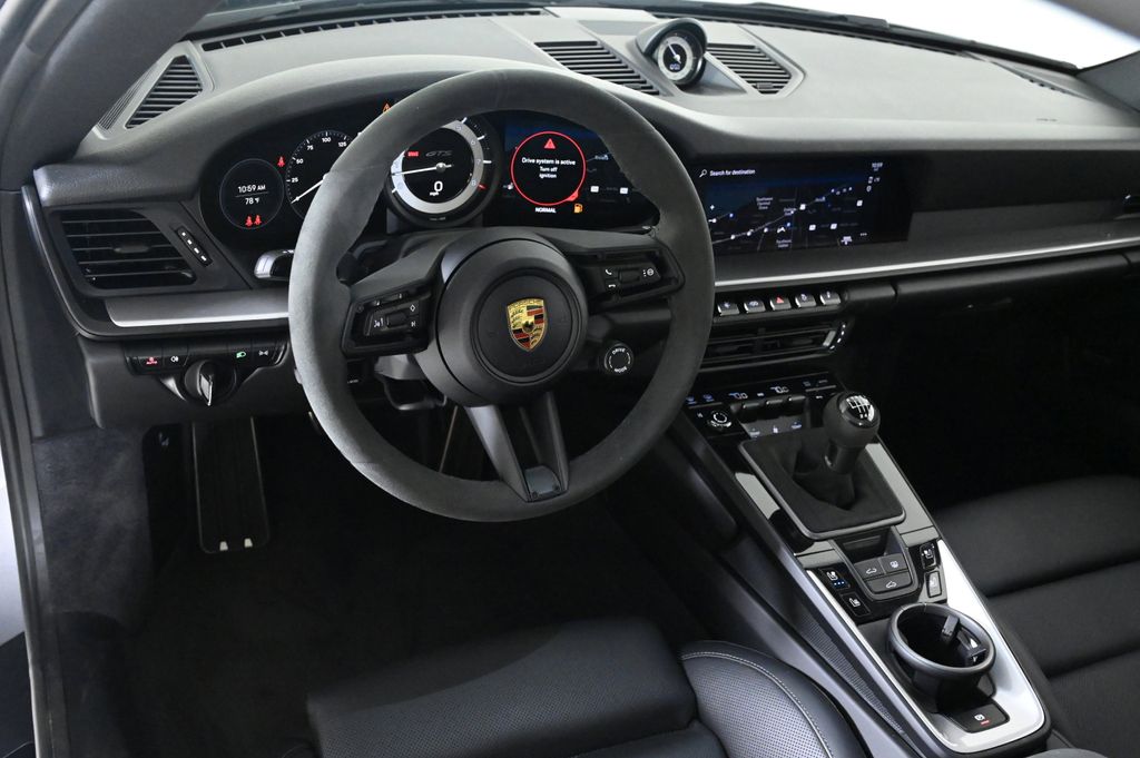 2024 Porsche 911 GTS photo 4
