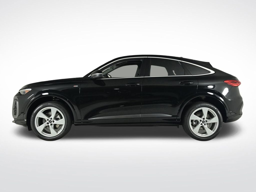 2025 Audi Q5 Sportback 2.0T Premium Plus photo 2