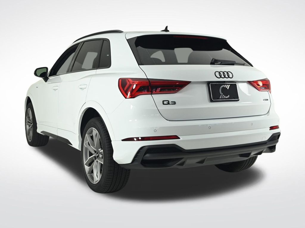 2025 Audi Q3 45 TFSI S line Premium photo 3