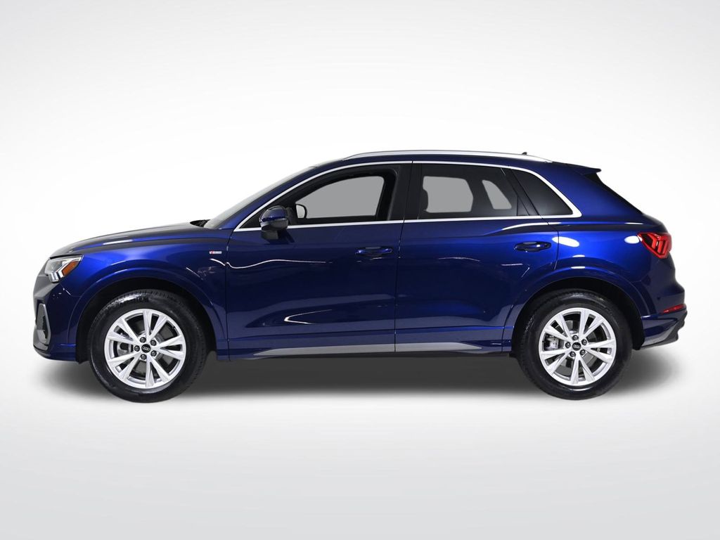 2025 Audi Q3 S line Premium photo 2