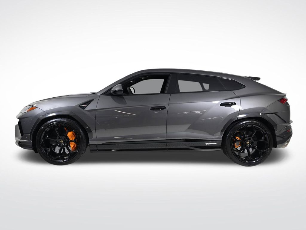2024 Lamborghini Urus Performante photo 2