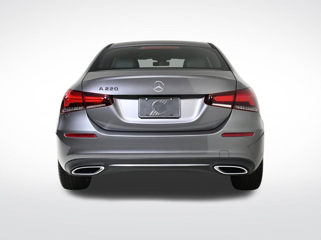 2022 Mercedes Benz A 220 photo 4