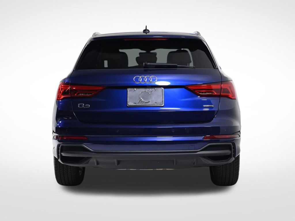 2025 Audi Q3 S line Premium photo 4