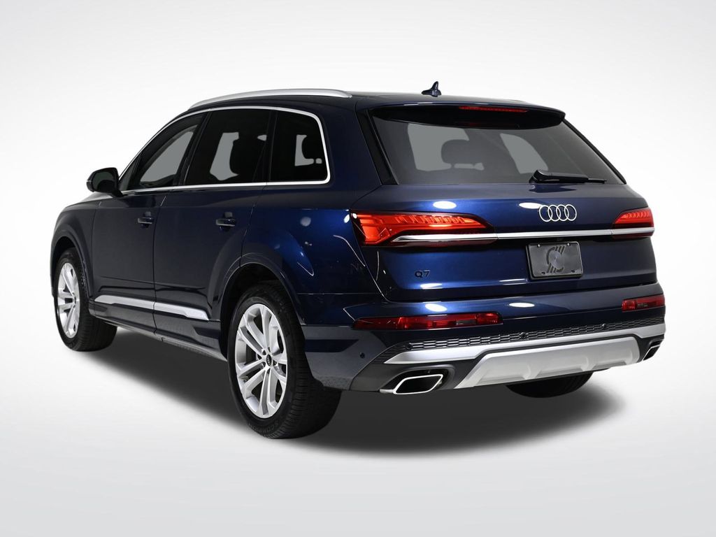 2025 Audi Q7 55 Premium photo 2