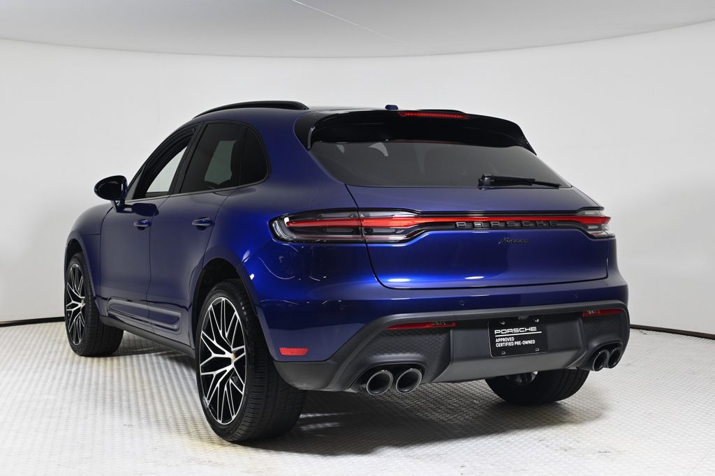 2024 Porsche Macan T photo 3