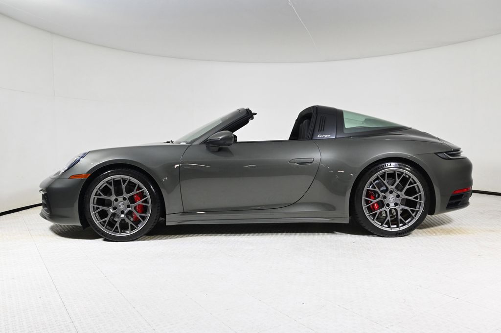 2024 Porsche 911 Targa 4S photo 2