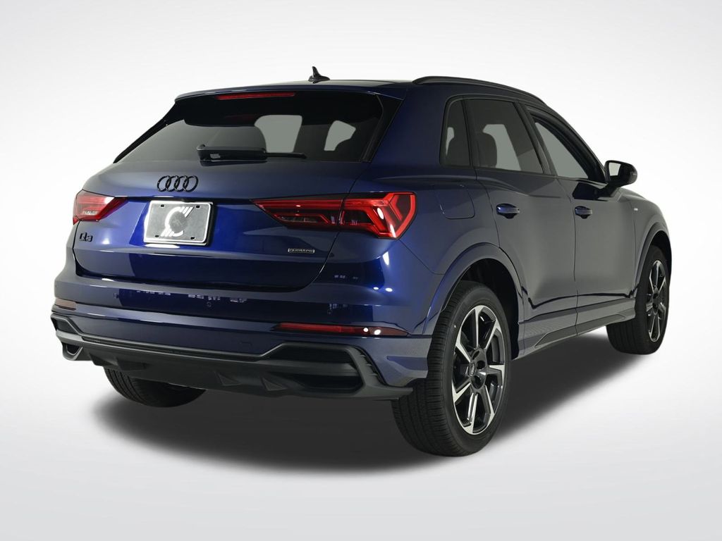2025 Audi Q3 45 TFSI S line Premium Plus photo 3