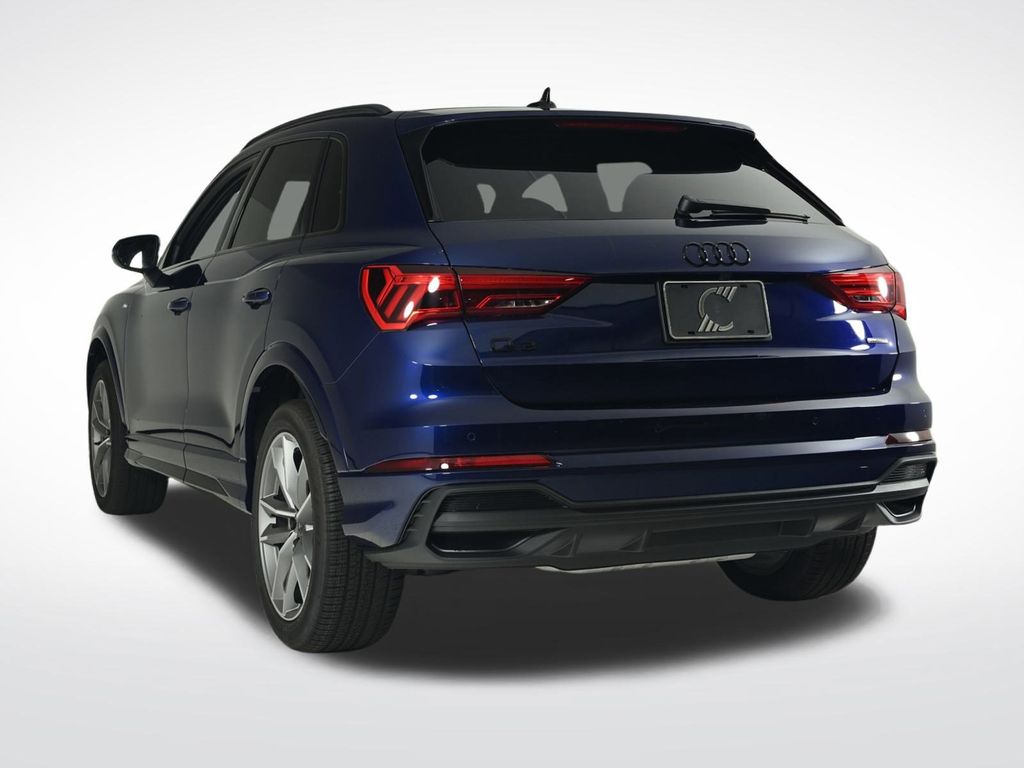 2025 Audi Q3 45 TFSI S line Premium photo 3