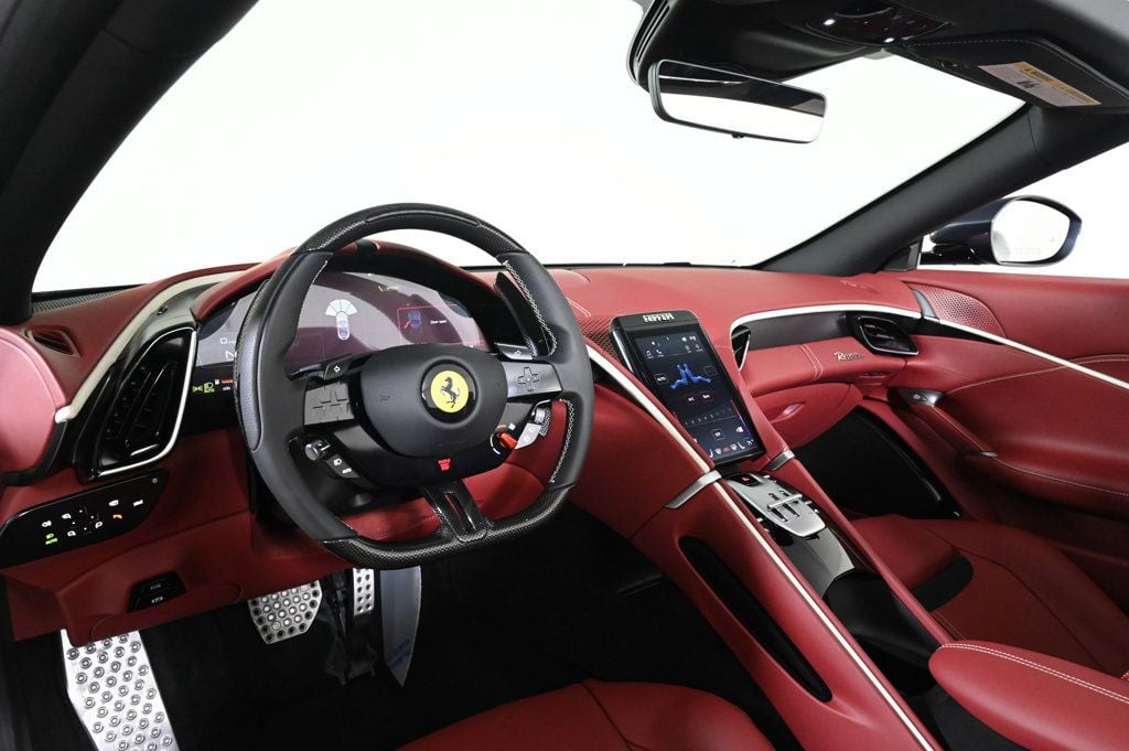 2025 Ferrari Roma Spider photo 3