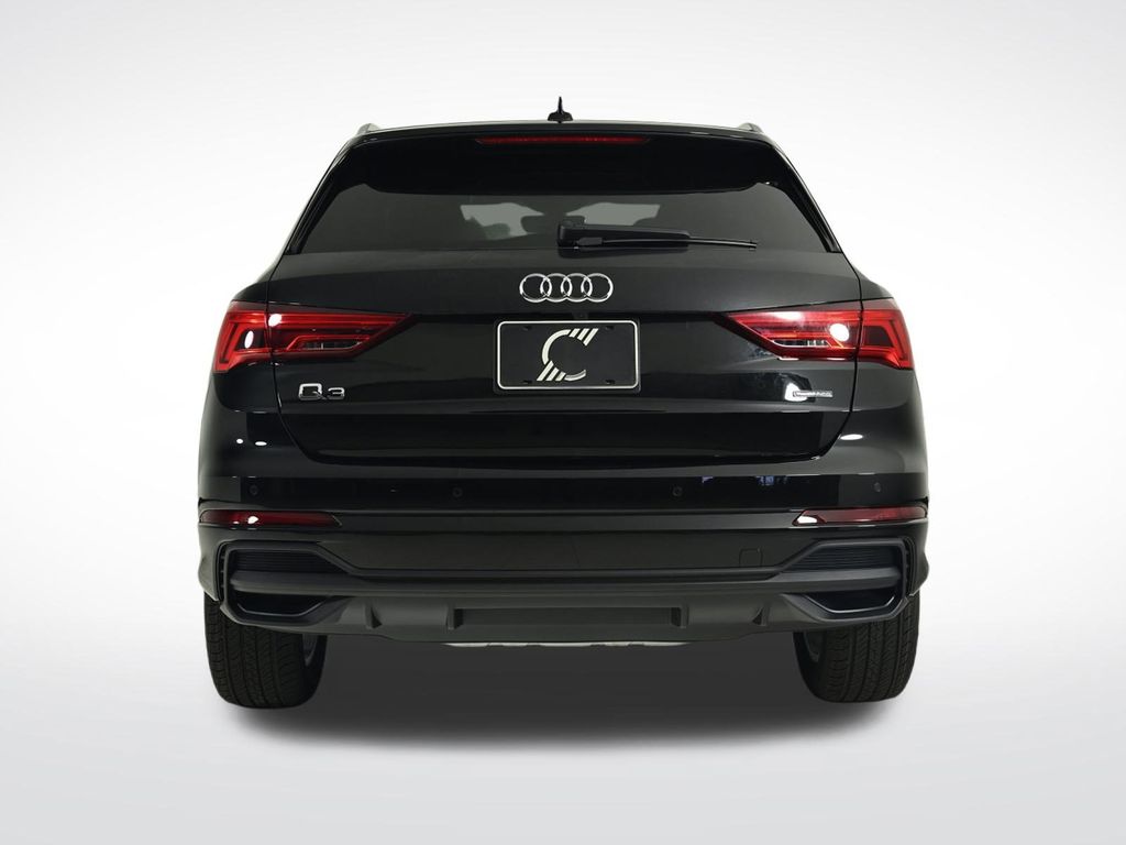 2025 Audi Q3 45 TFSI S line Premium photo 4