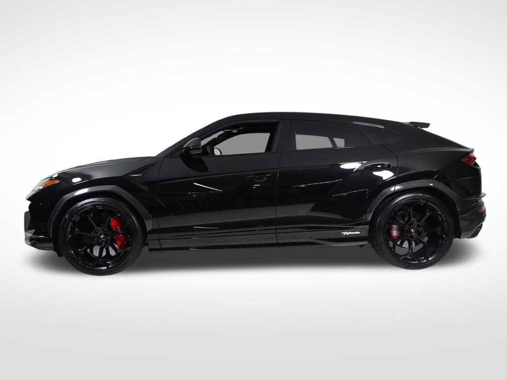 2024 Lamborghini Urus Performante photo 2