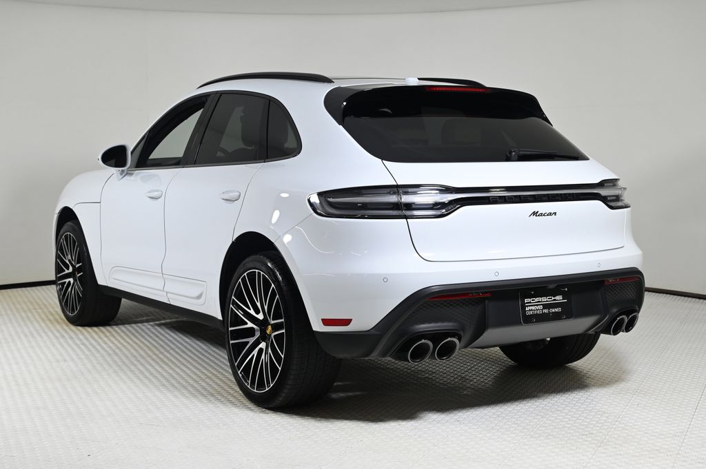 2024 Porsche Macan T photo 3
