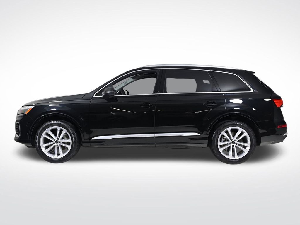 2025 Audi Q7 55 Premium Plus photo 2