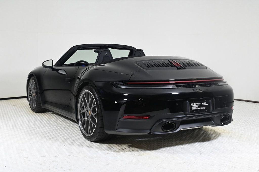 2025 Porsche 911 photo 3