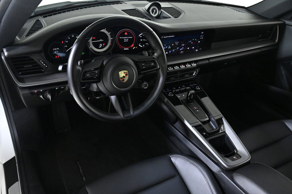 2023 Porsche 911 Coupe photo 4