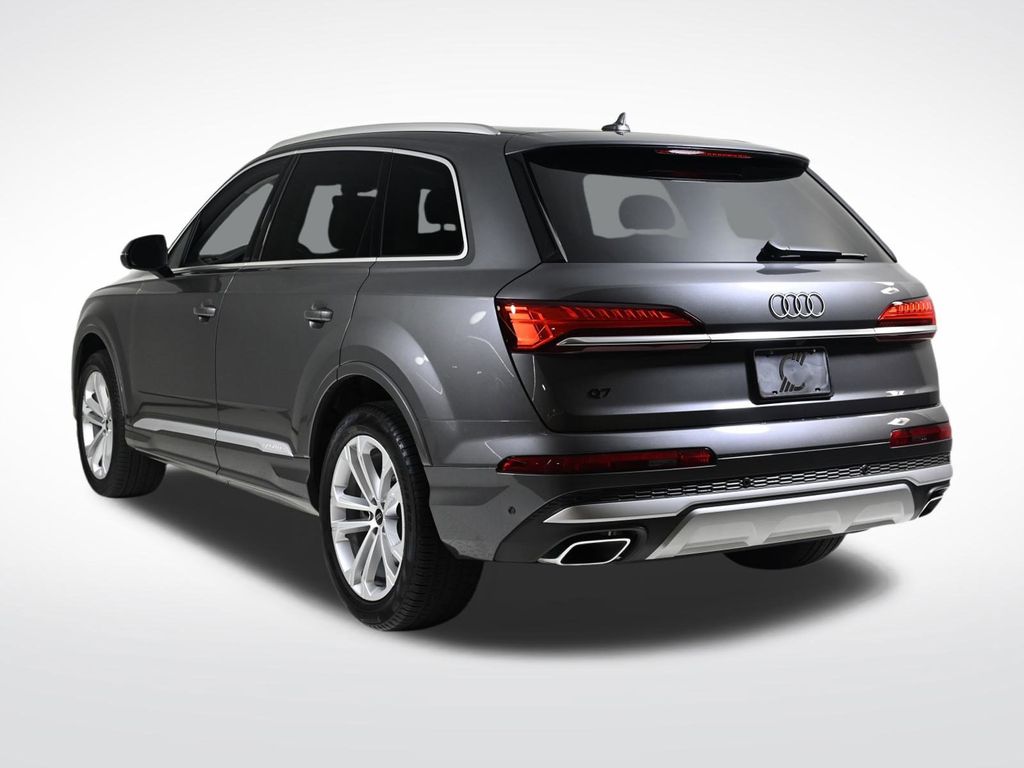 2025 Audi Q7 45 Premium photo 3