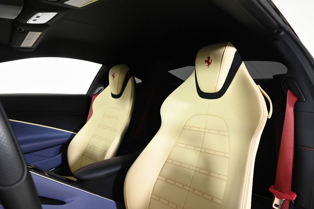 2022 Ferrari Roma Base photo 4
