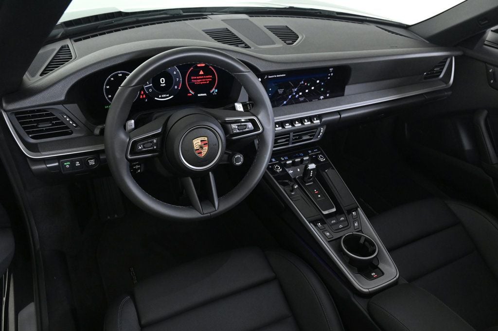 2025 Porsche 911 photo 4