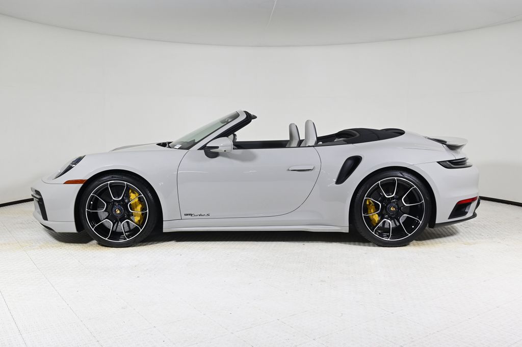 2022 Porsche 911 Turbo S photo 2