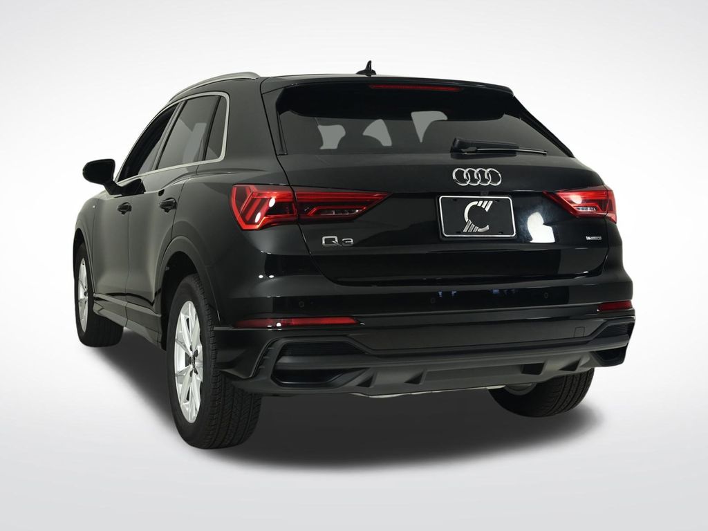 2025 Audi Q3 45 TFSI S line Premium photo 3