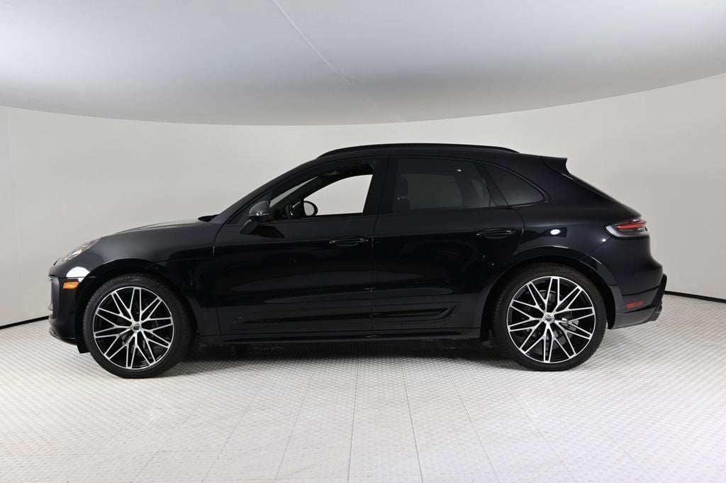 Used 2024 Porsche Macan T with VIN WP1AA2A57RLB21447 for sale in Coral Gables, FL