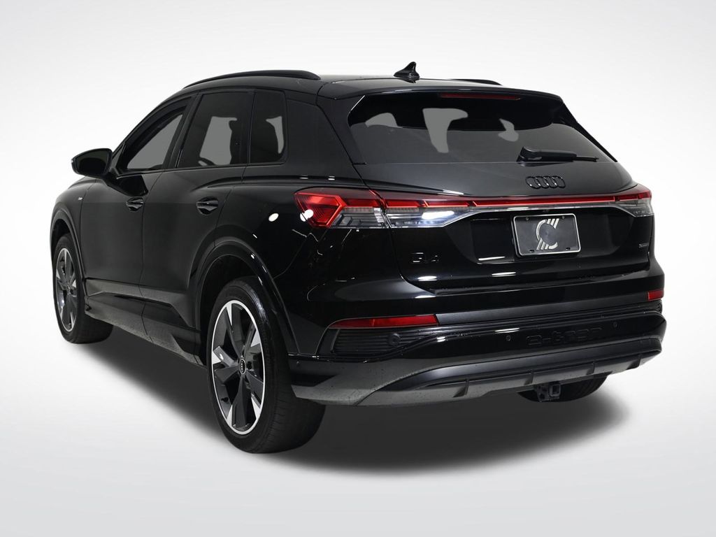 2024 Audi Q4 Premium Plus photo 3
