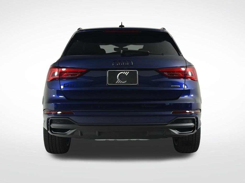 2025 Audi Q3 45 TFSI S line Premium photo 4