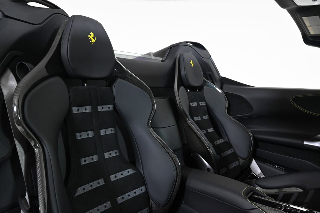 2024 Ferrari SF90 Spider Base photo 4