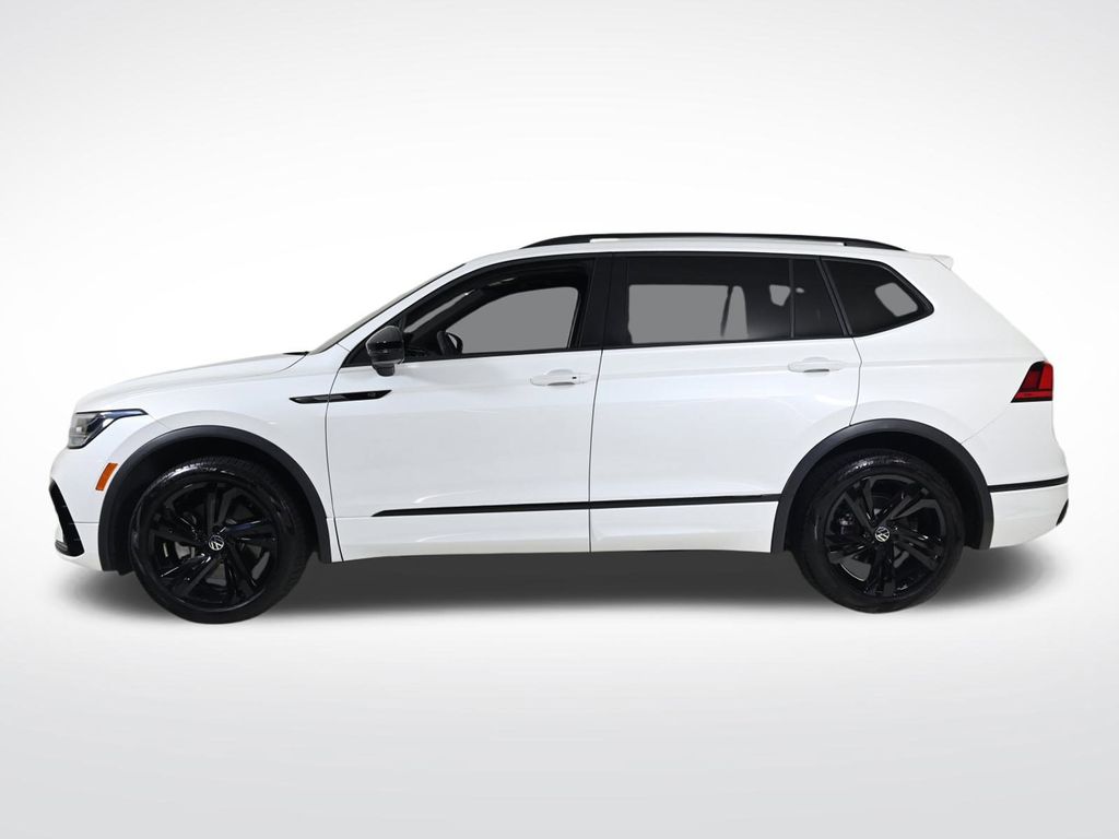 2023 Volkswagen Tiguan SE R-Line Black photo 2