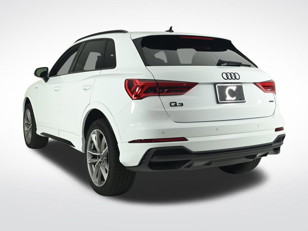 2025 Audi Q3 45 TFSI S line Premium photo 3