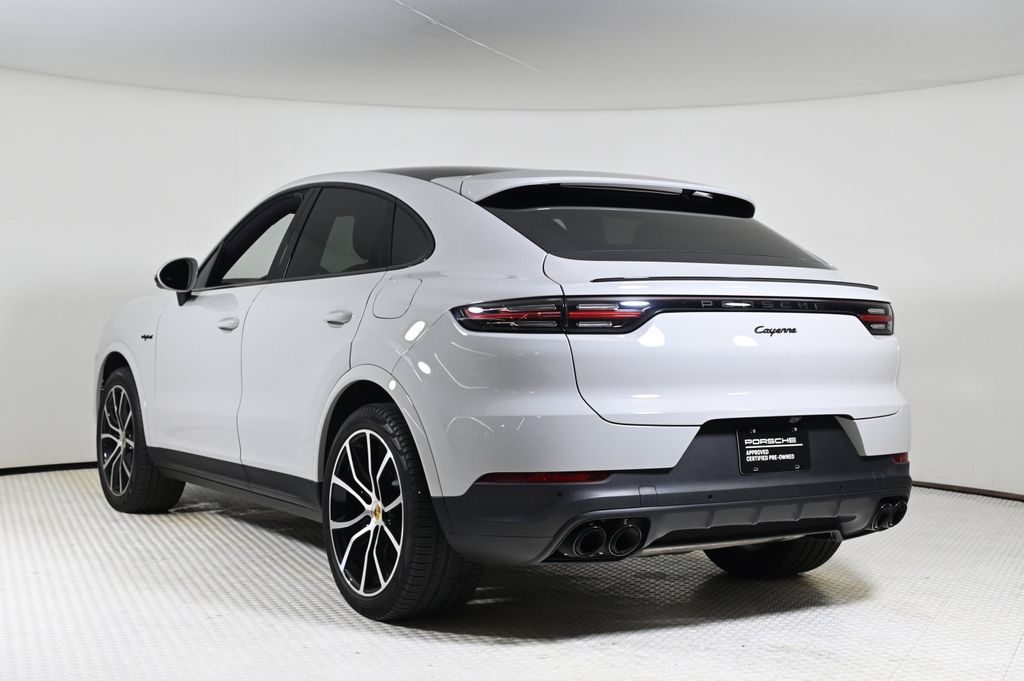 2023 Porsche Cayenne E-Hybrid Coupe photo 3