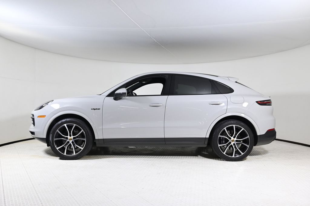 2023 Porsche Cayenne E-Hybrid Coupe photo 2