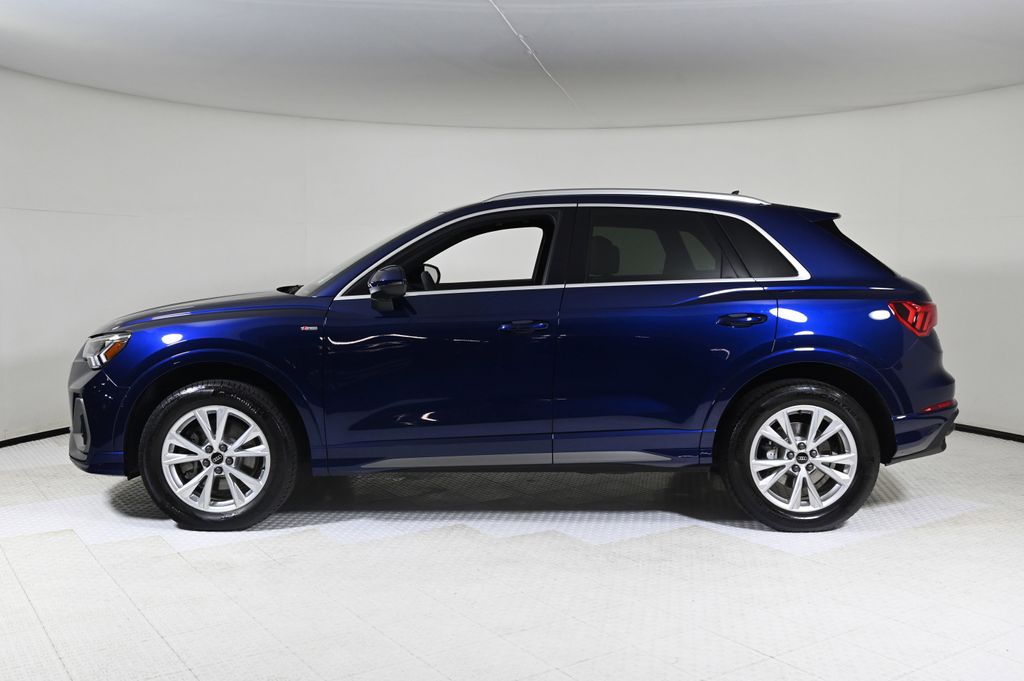 2025 Audi Q3 S line quattro Premium photo 2