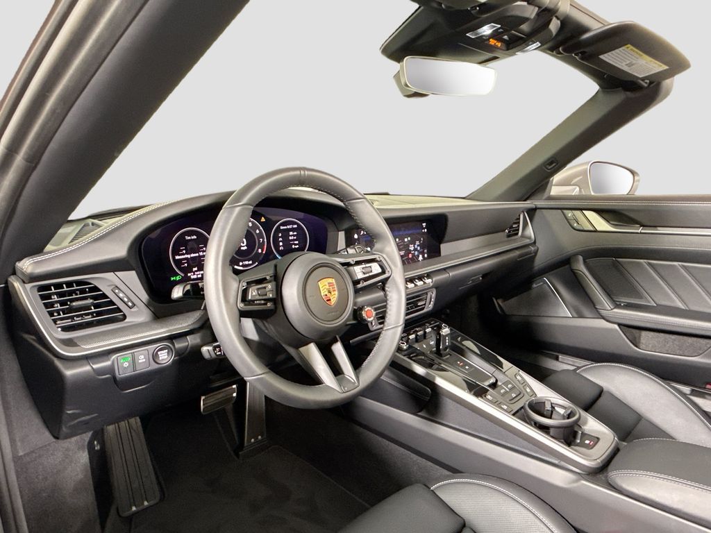 2026 Porsche 911 S - Photo 11