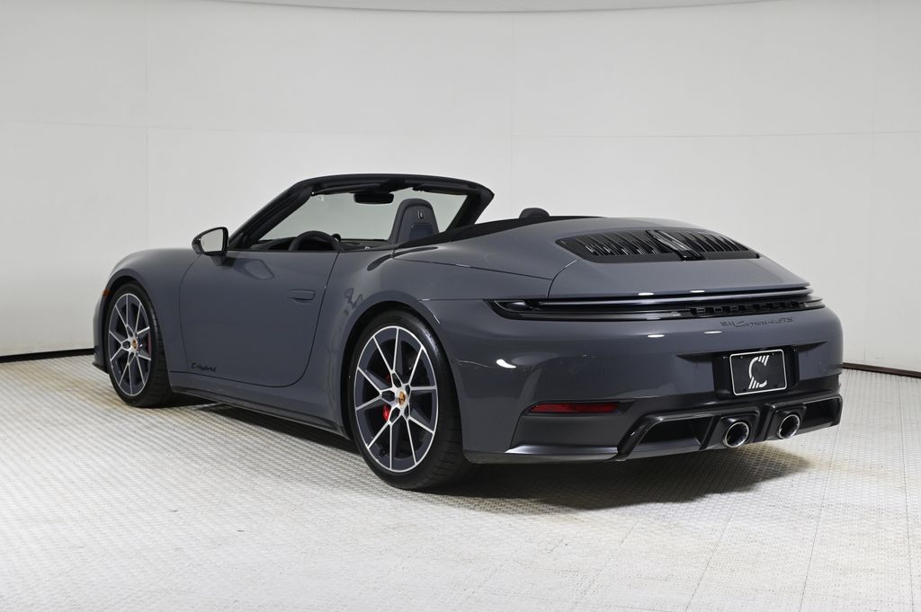 2026 Porsche 911 4 GTS photo 3