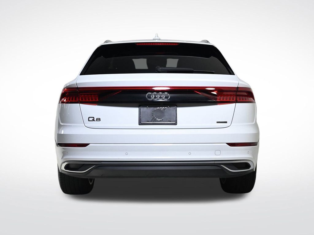 2023 Audi Q8 55 Premium Plus photo 2