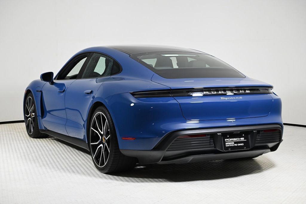 2024 Porsche Taycan 4S photo 3