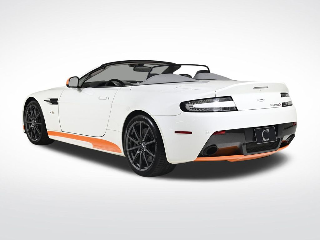 2017 Aston Martin Vantage S photo 2