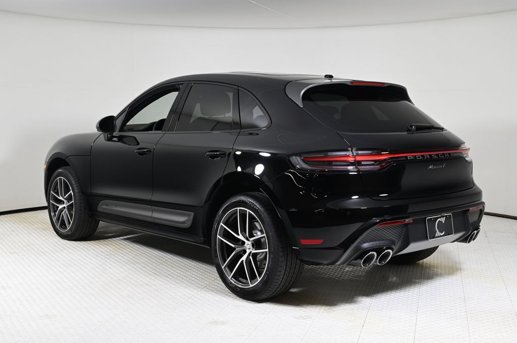 2026 Porsche Macan T photo 3