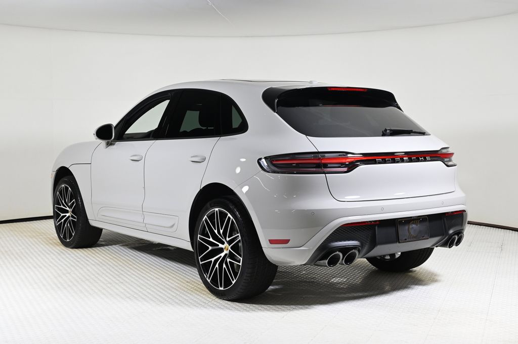 2026 Porsche Macan T photo 3