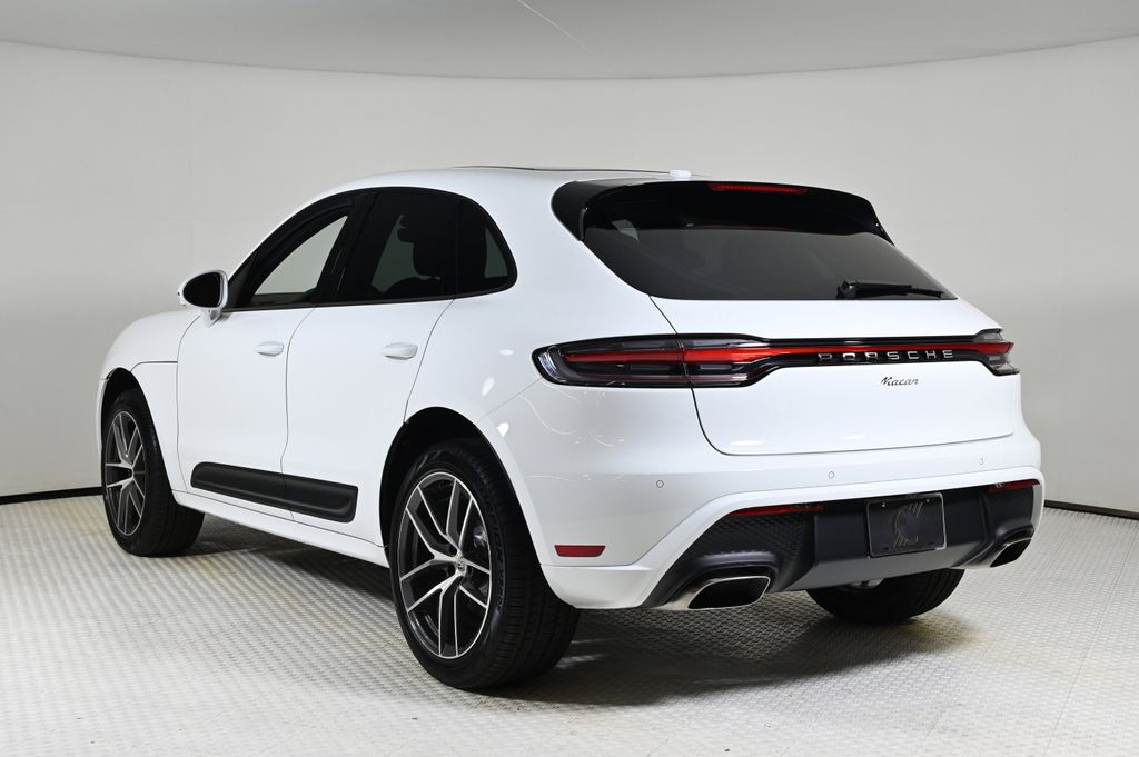 2026 Porsche Macan T photo 3